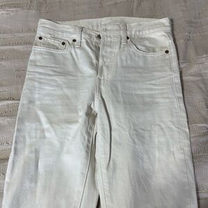 W27 Levi’s White Cutoff jeans
